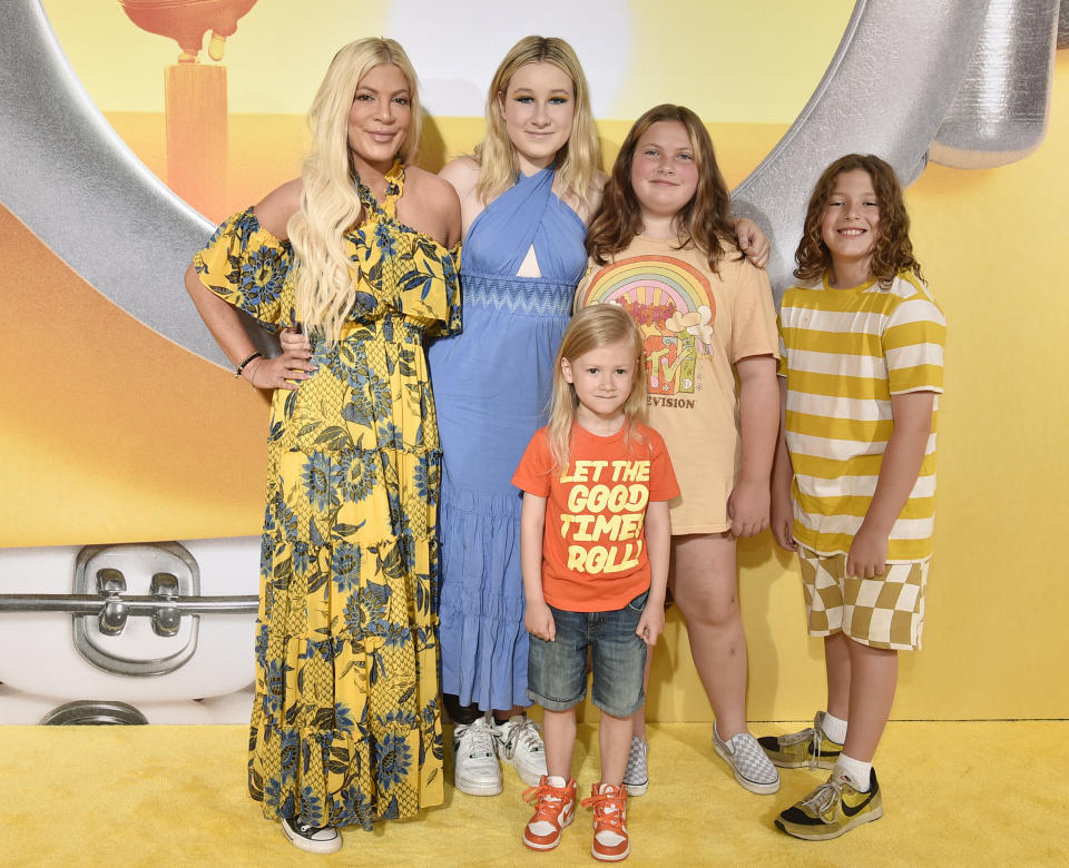 Tori Spelling, Stella McDermott, Beau Dean McDermott, Hattie Margaret McDermott, and Liam Aaron McDermott  (Rodin Eckenroth / WireImage)