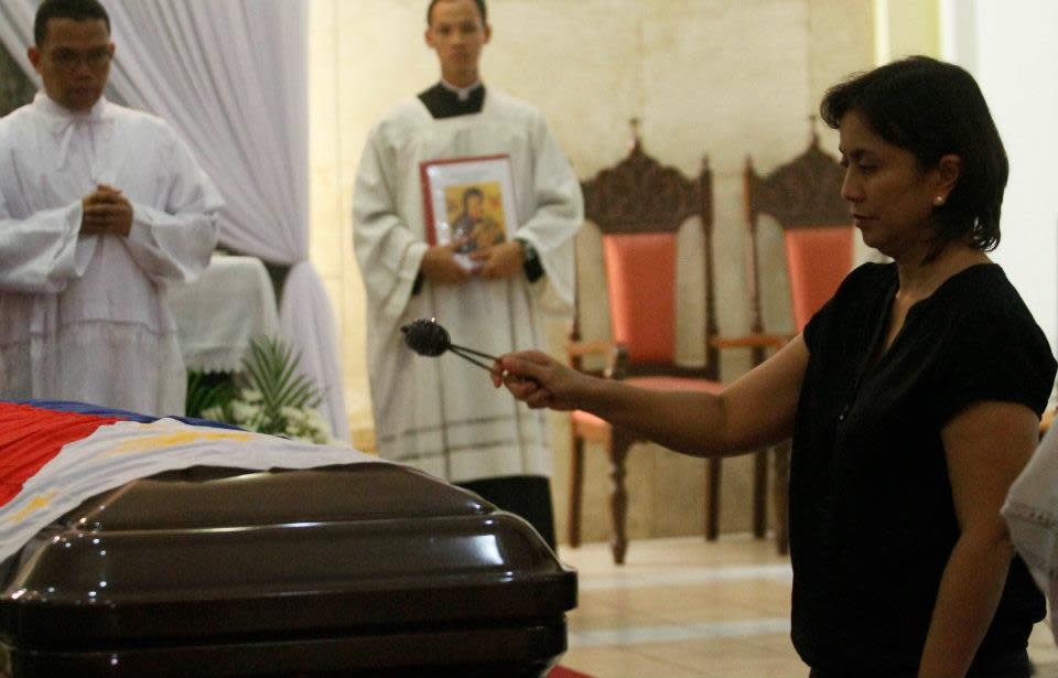 Leni Robredo, wife of Secretary Jesse M. Robredo, during mass at the Archbishop's Palace. (Malacanang photo)