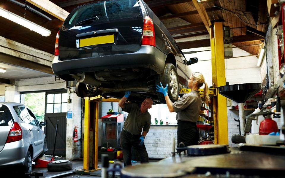 MOT car roadworthiness check