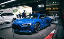 View Refreshed 2020 Audi R8 Photos