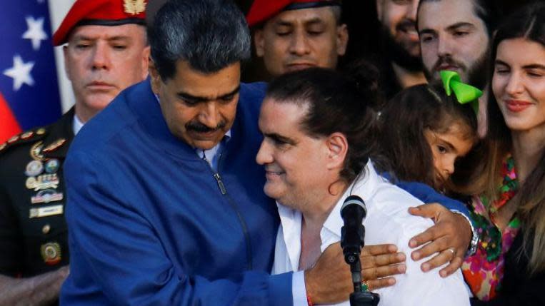 Poco después de llegar a Venezuela, Saab fue trasladado al Palacio de Miraflores, donde fue recibido por el presidente Maduro.