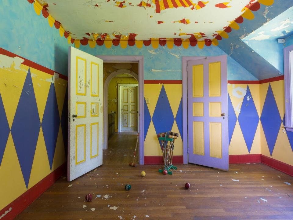 An interior shot of the abandoned circus-themed house in the Catskills, New York.