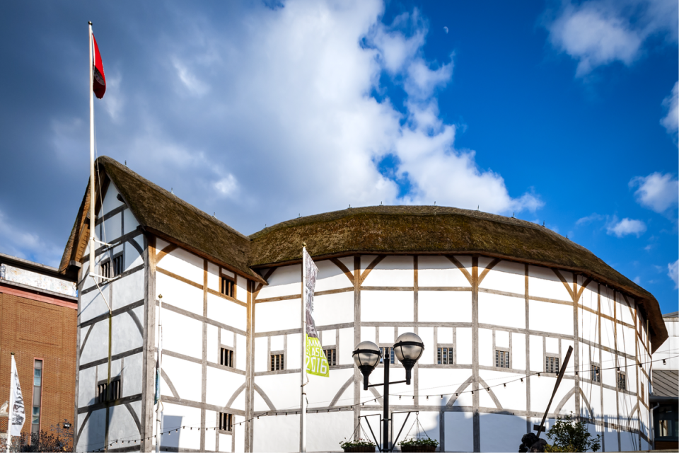 Shakespeare's Globe (Shutterstock / Victor Moussa)