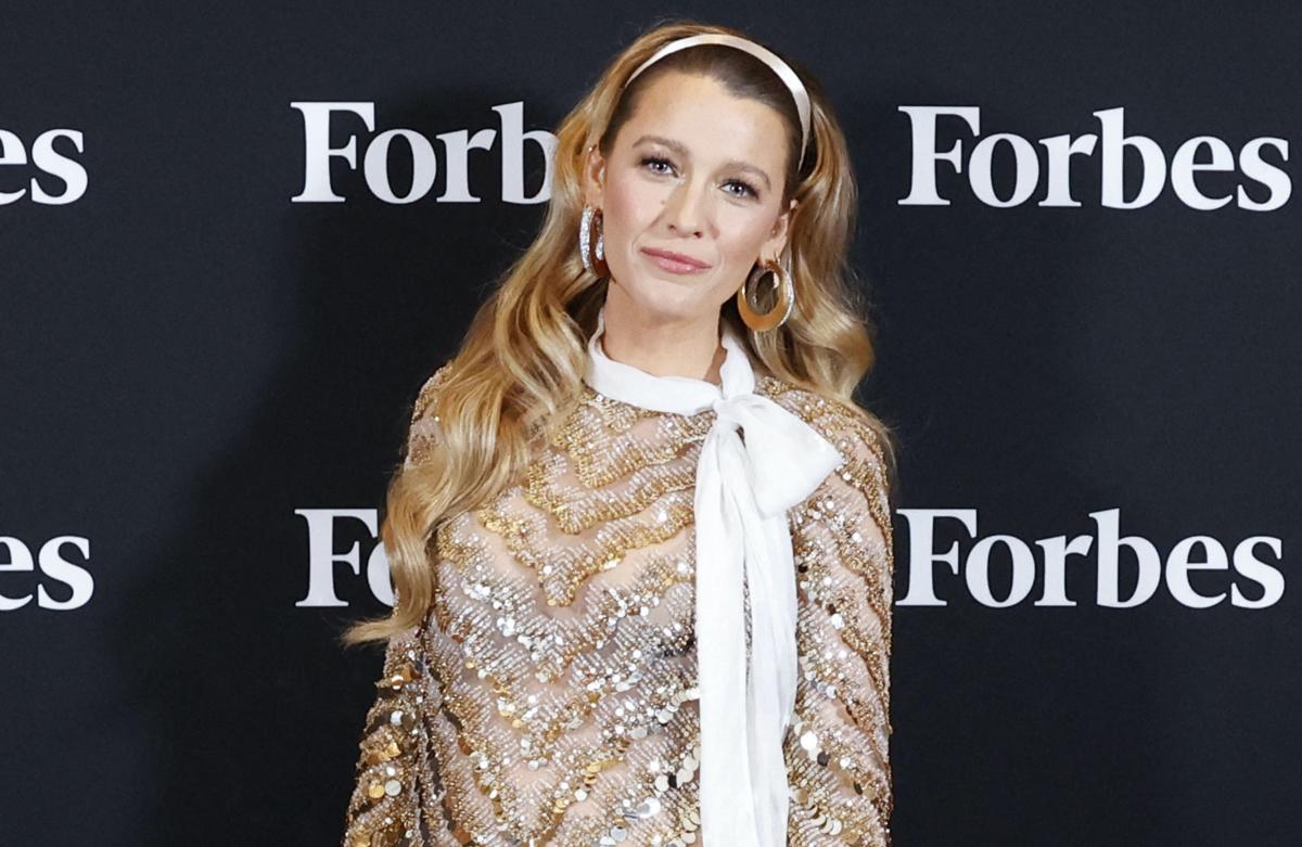 Enceinte, Blake Lively fait renaître cet accessoire cheveux cet automne -  Elle