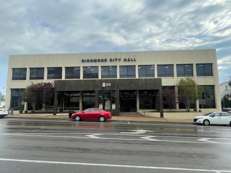 Richmond City Hall located on Main Street in Richmond, KY.