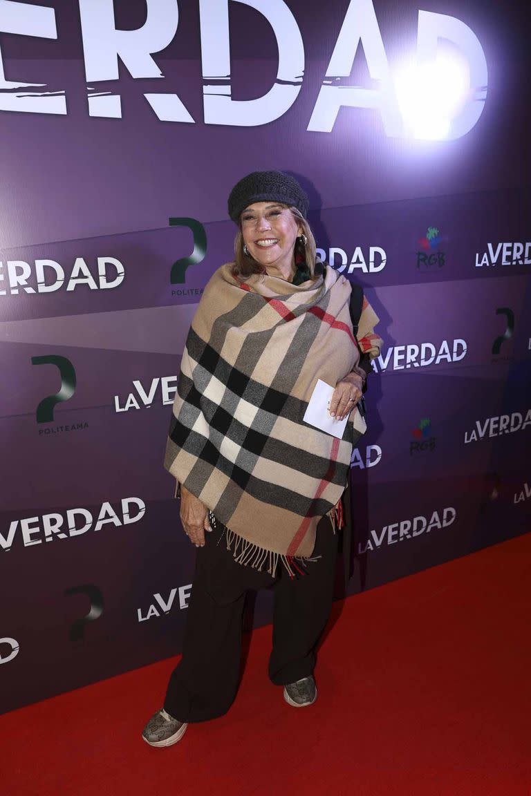 Marcela Tinayre, con look bien otoñal