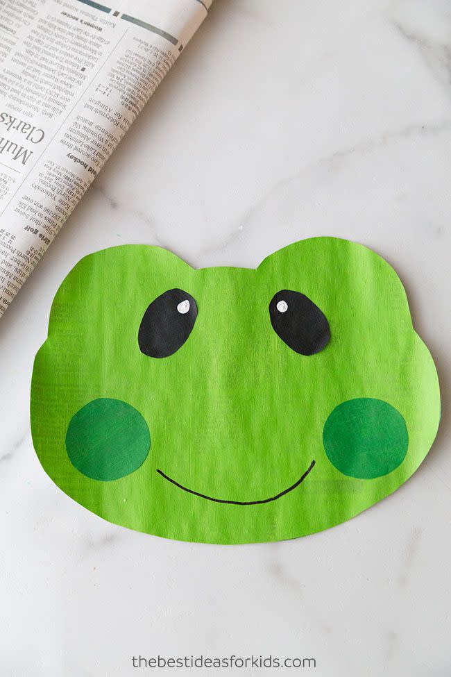 8) Craft a newspaper frog