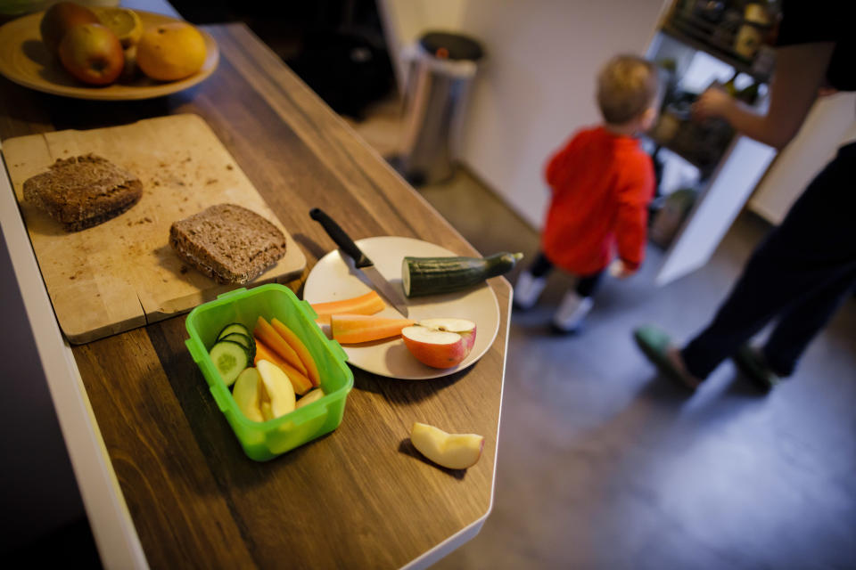 Berlin, Germany - March 15: Symbolic photo on the theme of Healthy Eating for Children. A bread box is filled with bread, fruit and vegetables for a kindergarten child on March 15, 2019 in Berlin, Germany. (Photo by Thomas Trutschel/Photothek via Getty Images)