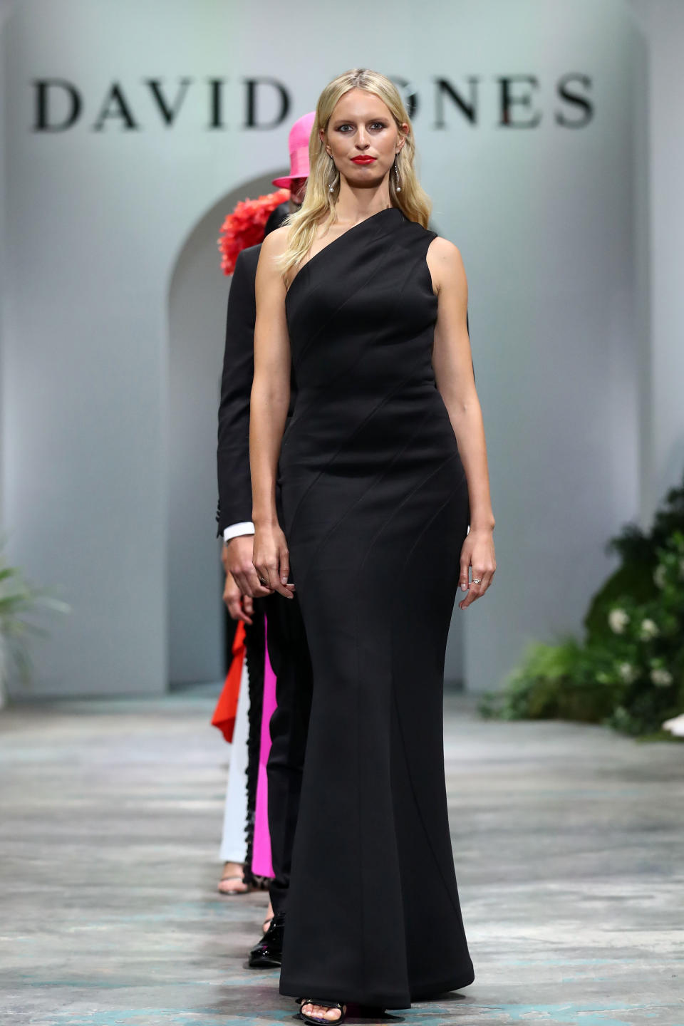 <p>And Karolína Kurková proved a perfectly tailored black gown never goes out of fashion either. Photo: Getty Images </p>
