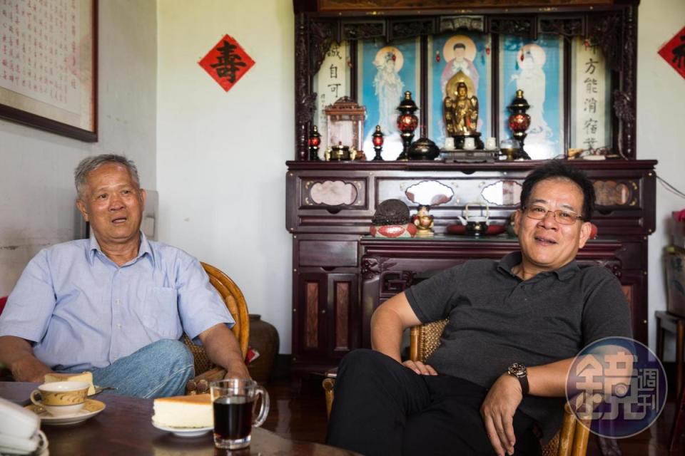 長子吳明哲（右）負責飛牛牧場觀光事業，父子聯手開發，談起奮鬥點滴有笑有淚。