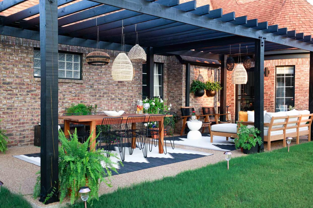 <p><a href="https://www.laquitatate.com/checkmeout/its-all-about-the-patio">Laquita Tate Interior Styling and Design</a></p>