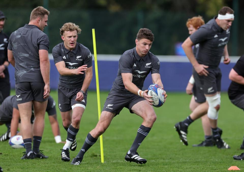 Beauden Barrett runs with the ball (Getty Images)