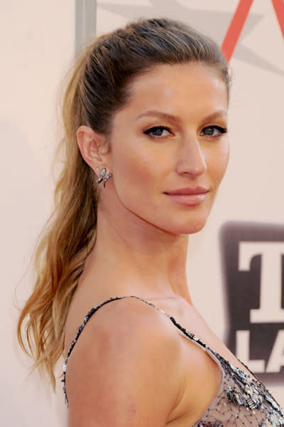 Längliche Gesichtsform wie Gisele Bündchen: Ihr Gesicht ist so schlank und rank wie Sie selbst? Prima, dann wird Ihnen das maximale Sonnenbrillen-Vergnügen zuteil. (Bild: Getty Images)