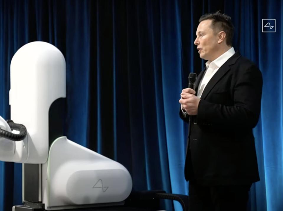 Elon Musk presenting "Neuralink Progress Update, Summer 2020."