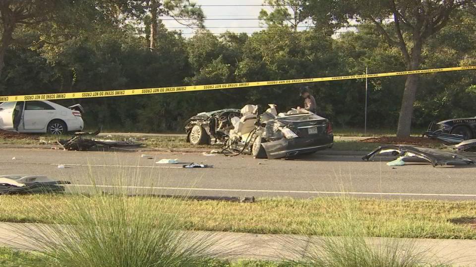 6 hurt, including 1 teen, after a fiery crash in Seminole County.