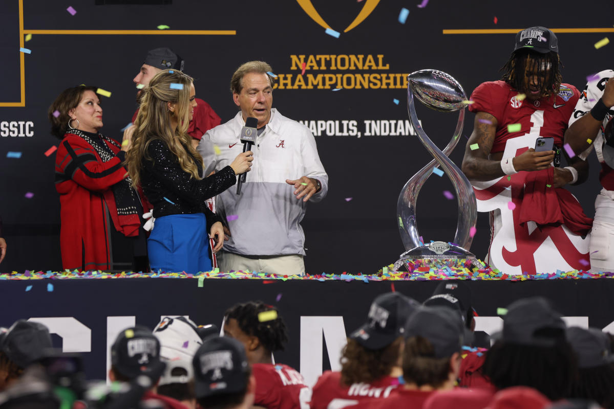 College Football Playoff New Years Eve Causes Viewer Drop Yahoo Sports 6028