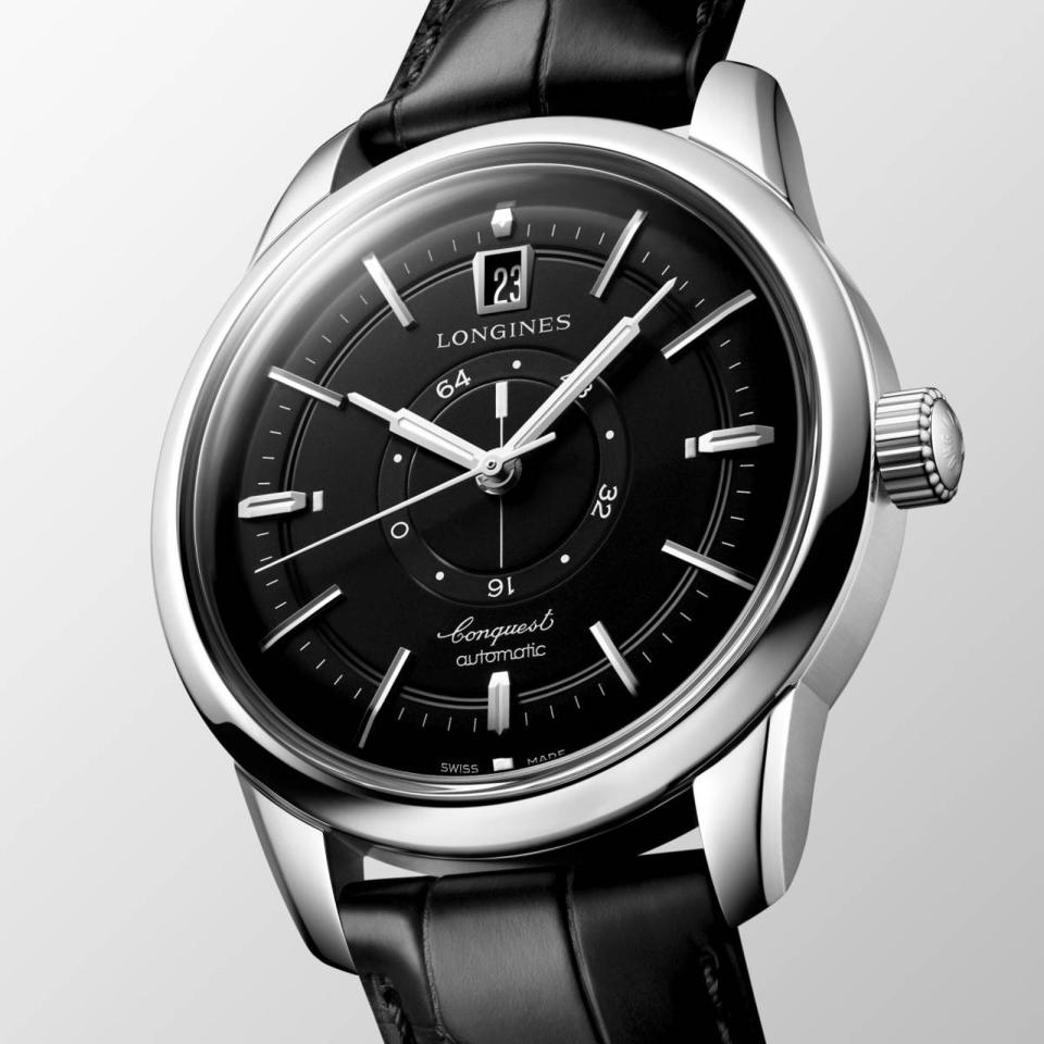 浪琴「征服者系列」復刻中央動力儲存腕錶黑色面盤錶款，定價約NT$129,500。
