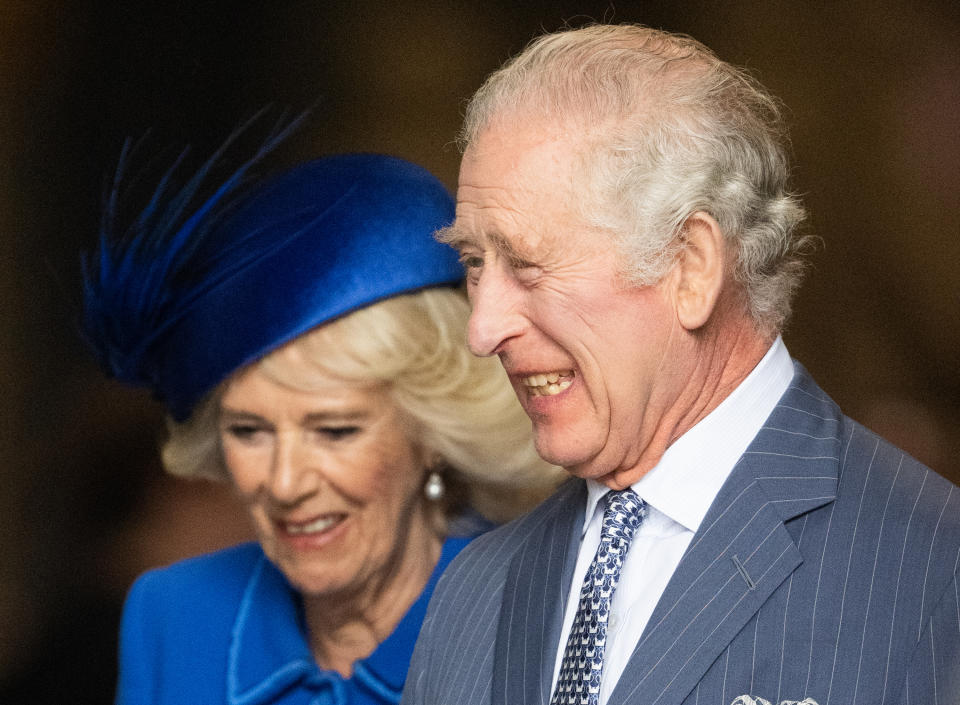 Hat hoffentlich auch bei seiner Deutschlandreise gut lachen: König Charles III. mit seiner Frau Camilla. (Bild: Getty Images)