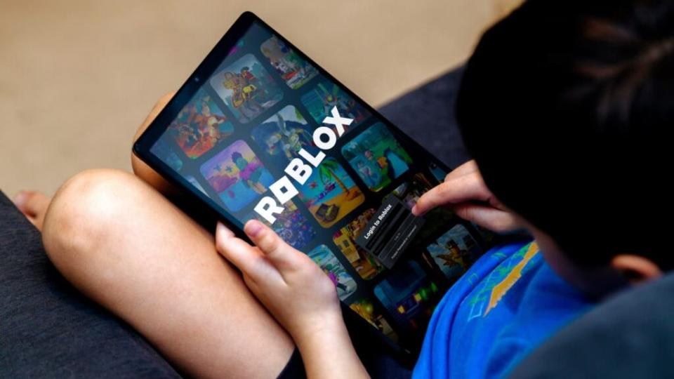 Roblox Issues Subpar Outlook, Stock Tanks To Yearly Low