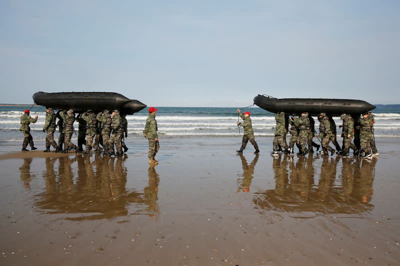 South Koreans take part in mock Marine Corps boot camp in Pohang