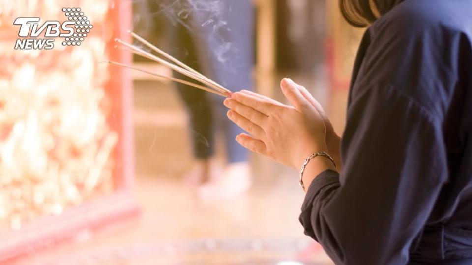 父親託夢，女兒急奔靈骨塔探視。（示意圖／shutterstock達志影像）