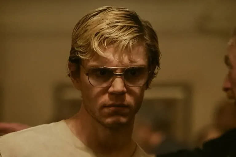 Evan Peters se puso en la piel de Jeffrey Dahmer en la producción de Ryan Murphy.