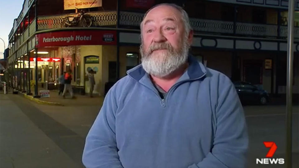 Neil Walker, who owns the Peterborough Hotel, said the emus are ‘just running around town’. Source: 7News