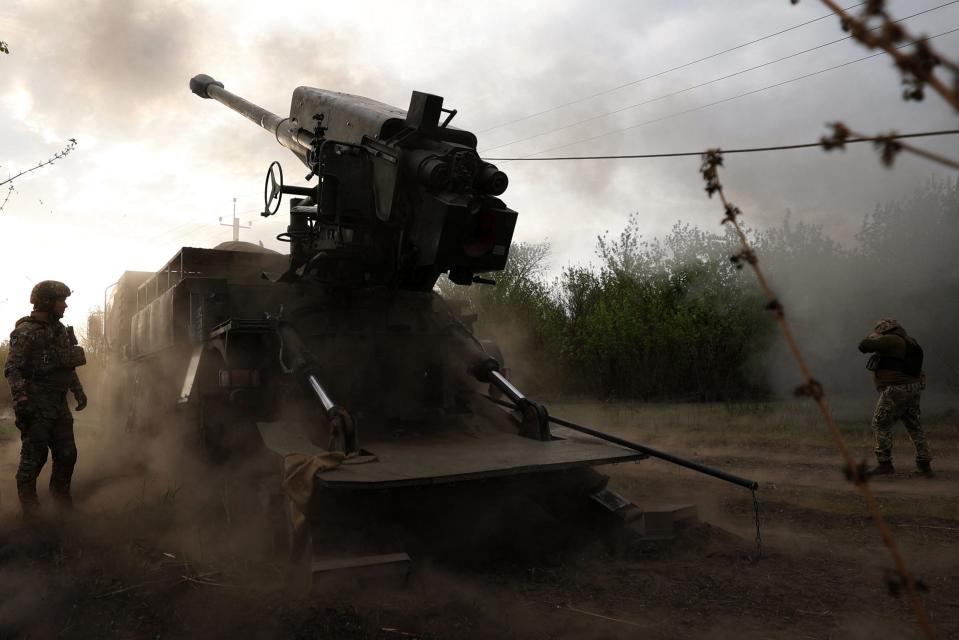 Gunners from 43rd Separate Mechanized Brigade of the Armed Forces of Ukraine fire at a Russian position in the Kharkiv region on April 21, 2024.