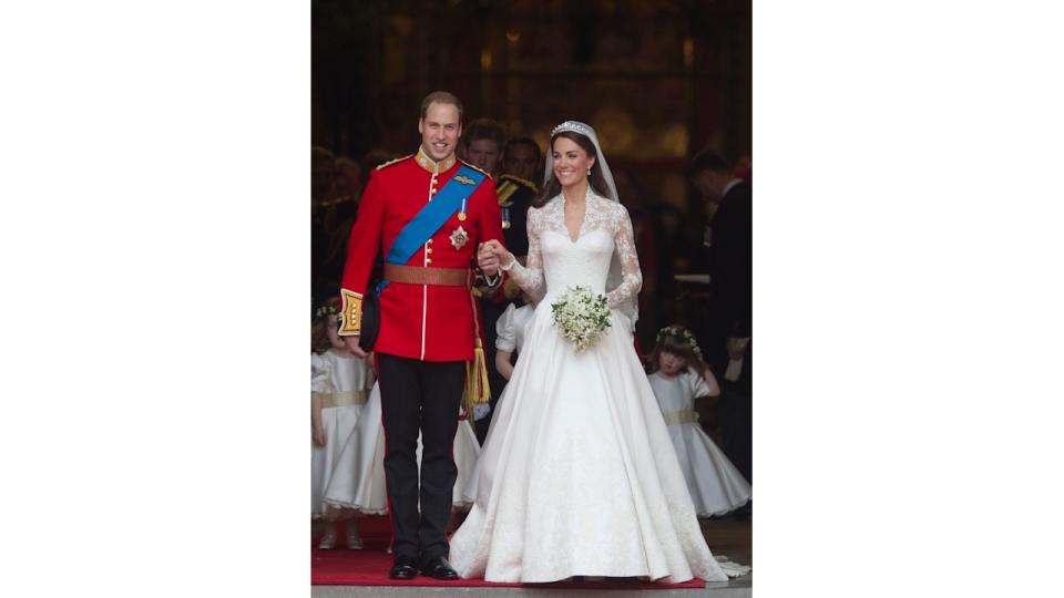 Kate and William wedding photo leaving Westminster Abbey