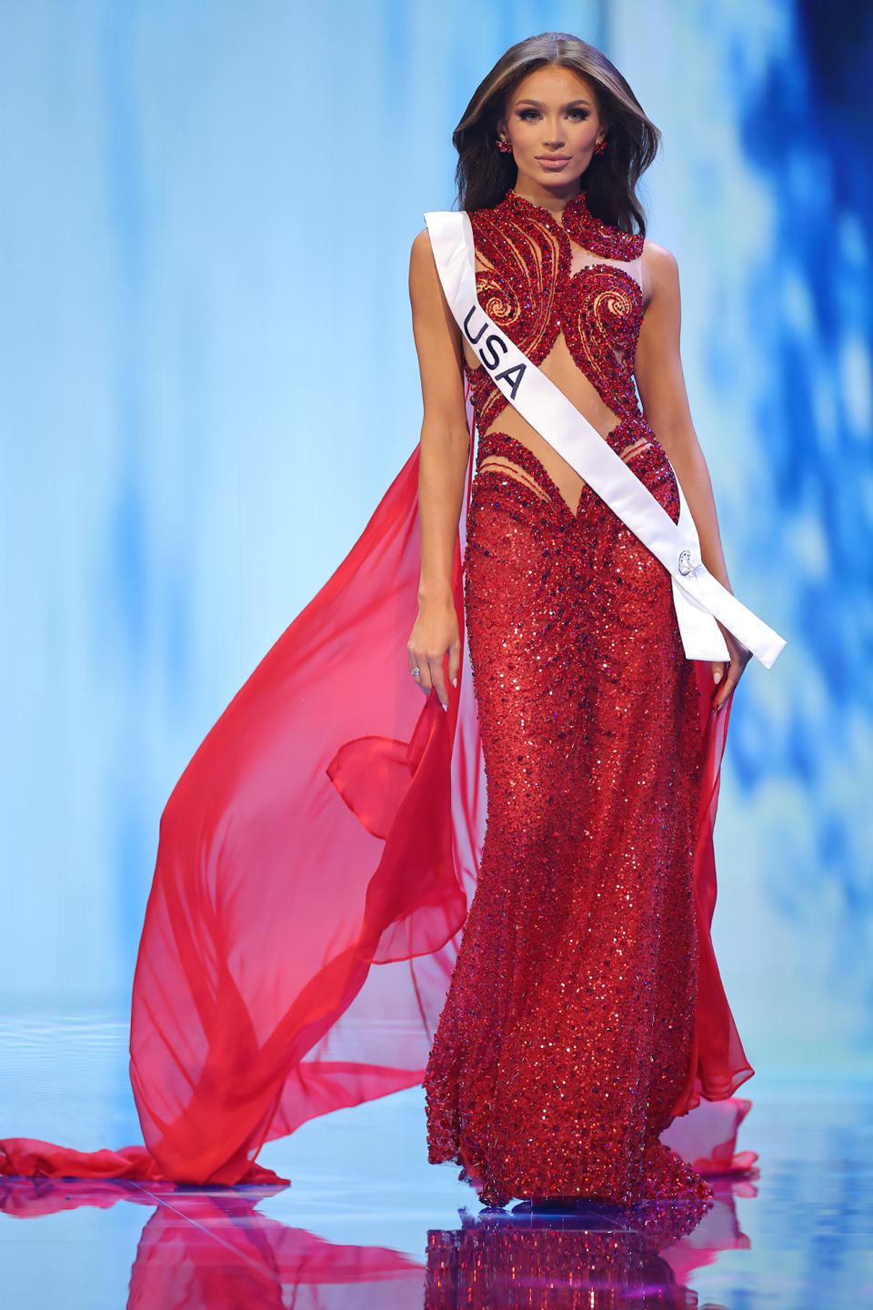 Miss USA, Noelia Voigt, red dress, evenign gown, Miss Universe Competition, 2023, el salvador,