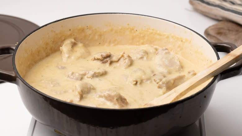 chicken korma cooking 