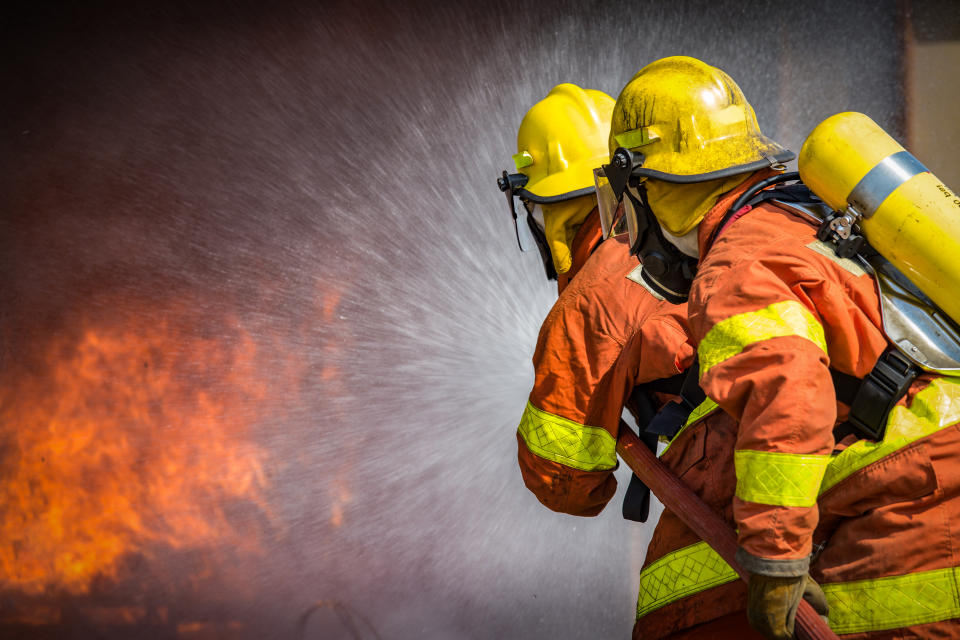 Die Feuerwehr von Nyack wurde von Kollegen der umliegenden Bezirke unterstützt. Im Verbund hatten sie das Feuer bei den Martinez’ schnell unter Kontrolle. Foto: Symbolbild / gettyimages / Prathaan