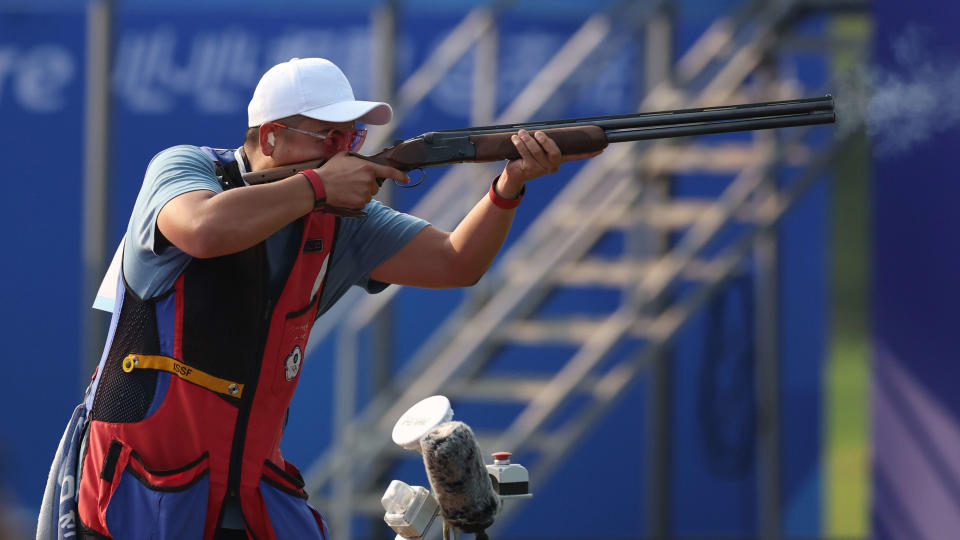 李孟遠出戰亞洲射擊錦標賽男子定向飛靶。(Photo by Du Xiaoyi/Xinhua via Getty Images)