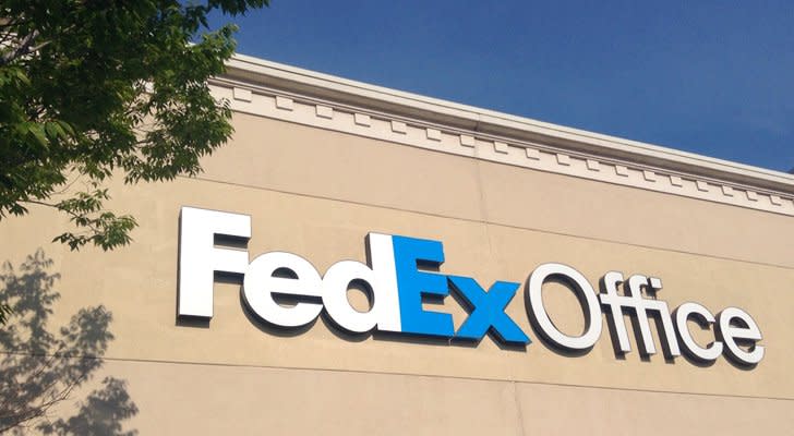 FDX Stock: FedEx Corporation (FDX) Stock Delivers a Bearish Package