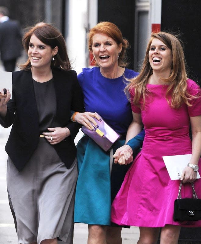 Sarah Ferguson con sus dos hijas 