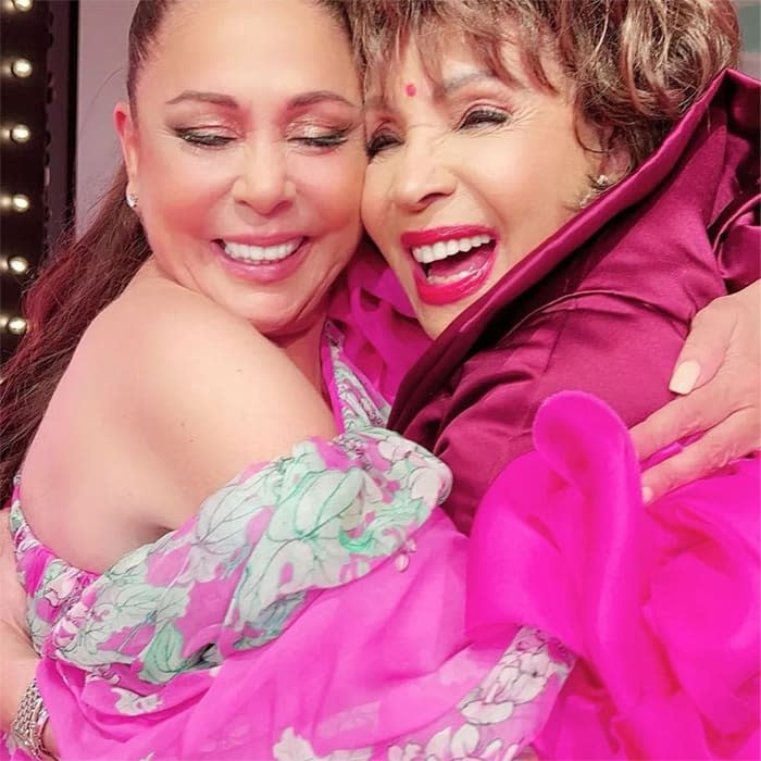 Isabel Pantoja con la artista británica Shirley Bassey en el Baile de la Rosa