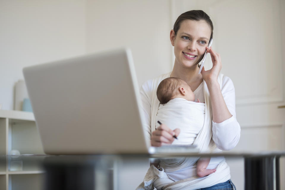 Mamá puede ayudarte a todo… incluso a encontrar el amor. Foto: Westend61 / Getty Images