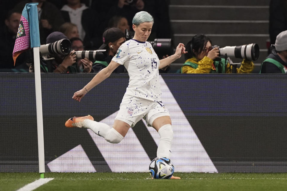 United States' Megan Rapinoe takes a corner kick during the Women's World Cup round of 16 soccer match between Sweden and the United States in Melbourne, Australia, Sunday, Aug. 6, 2023. (AP Photo/Scott Barbour)