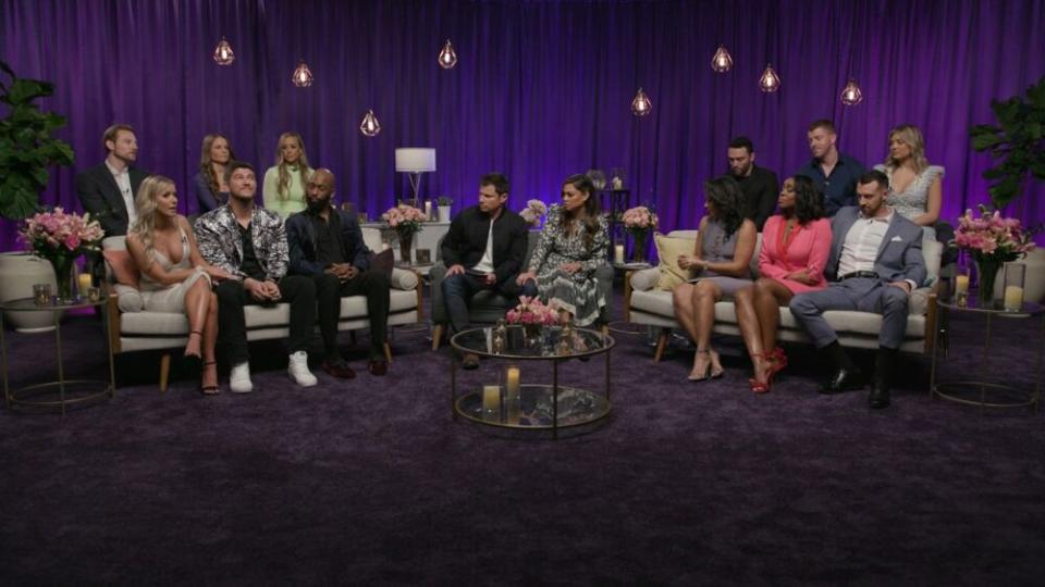 The six featured couples with Love Is Blind hosts Nick and Vanessa Lachey. | Netflix