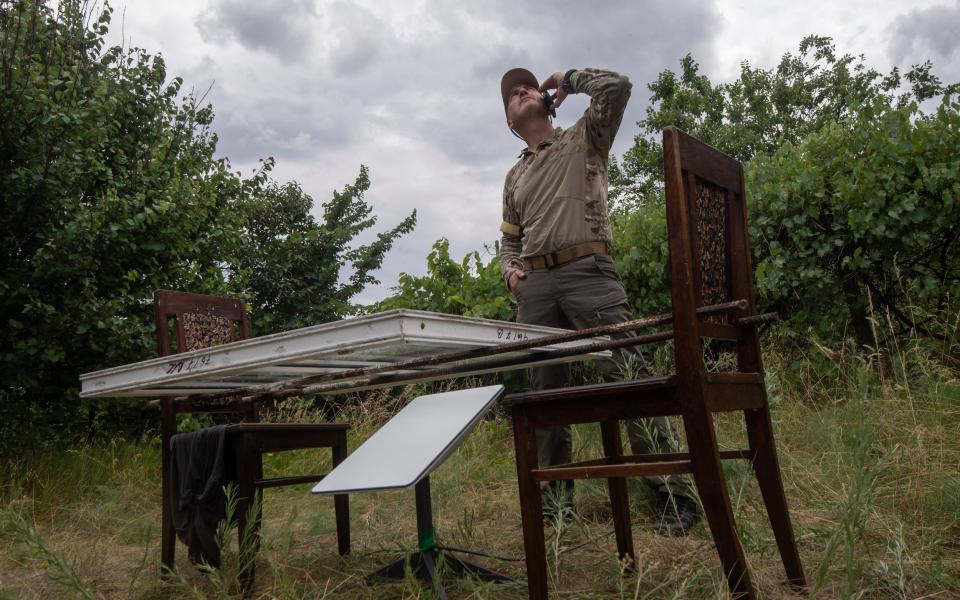 Ukrainian Territorial Defence near Kherson Front using the Starlink system