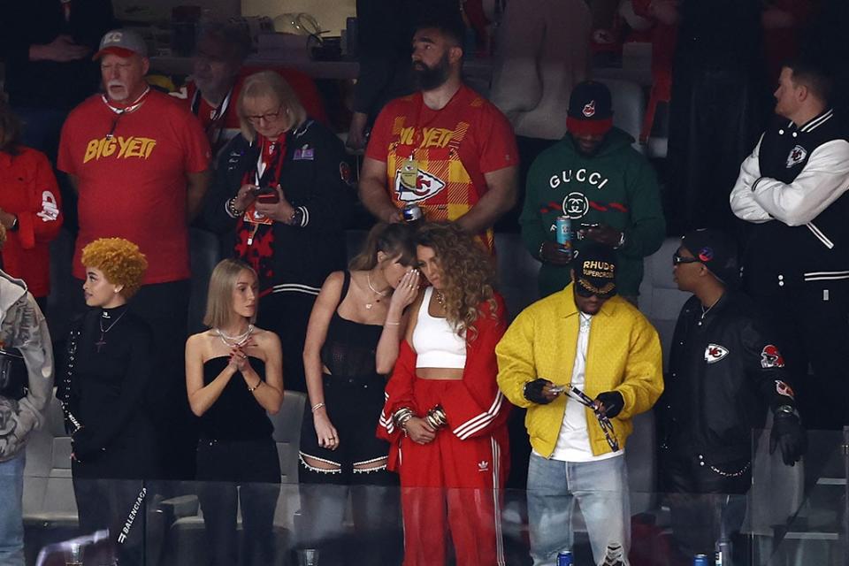 Drop Everything Now & See Taylor Swift at Super Bowl for Travis Kelce