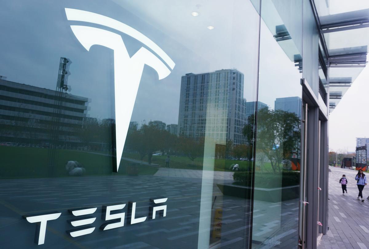 NLRB says Tesla violated the law by telling employees not to talk about pay - engadget.com