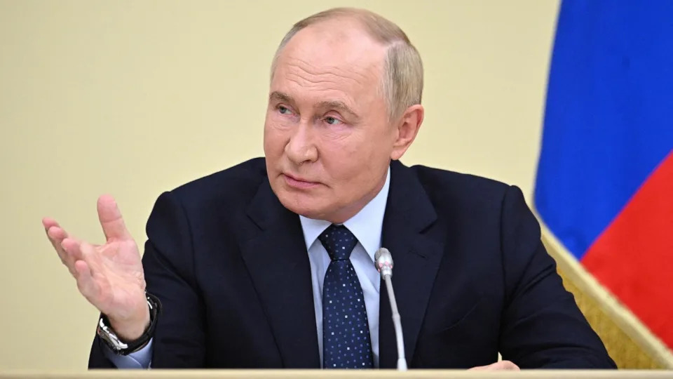 ẢNH: Tổng thống Nga Vladimir Putin chủ trì cuộc họp với các thành viên chính phủ tại Moscow, ngày 7 tháng 8 năm 2024. (Sputnik/Sergey Bobylev/Kremlin qua Reuters)