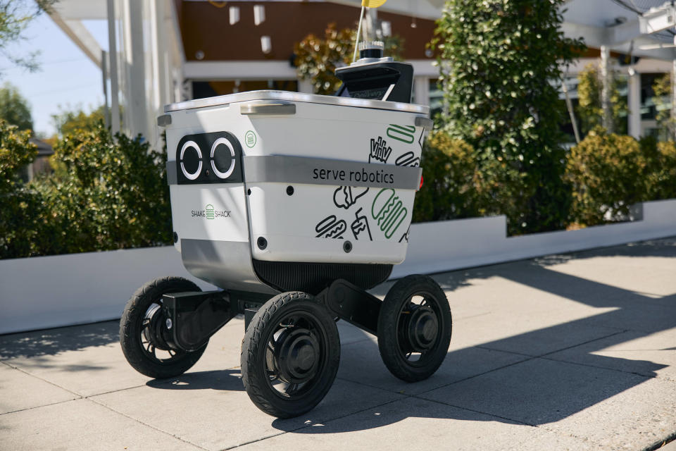 Serve Robotics and Shake Shack Roll Out Autonomous Robot Delivery Via Uber Eats (Courtesy: Serve Robotics)