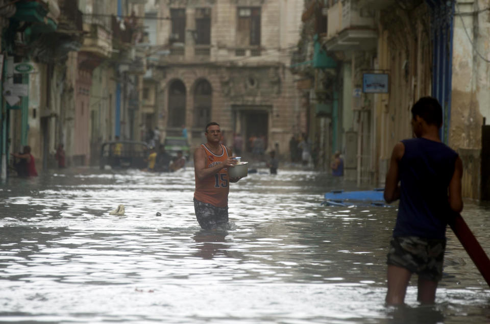 (FOTOS) El huracán Irma causa destrozos e inundaciones severas en Cuba