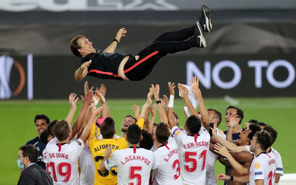 Julen Lopetegui won the Europa League in 2020 with Sevilla - Why Spaniards dream of managing in England - and it is not just money - Reuters/Friedemann Vogel