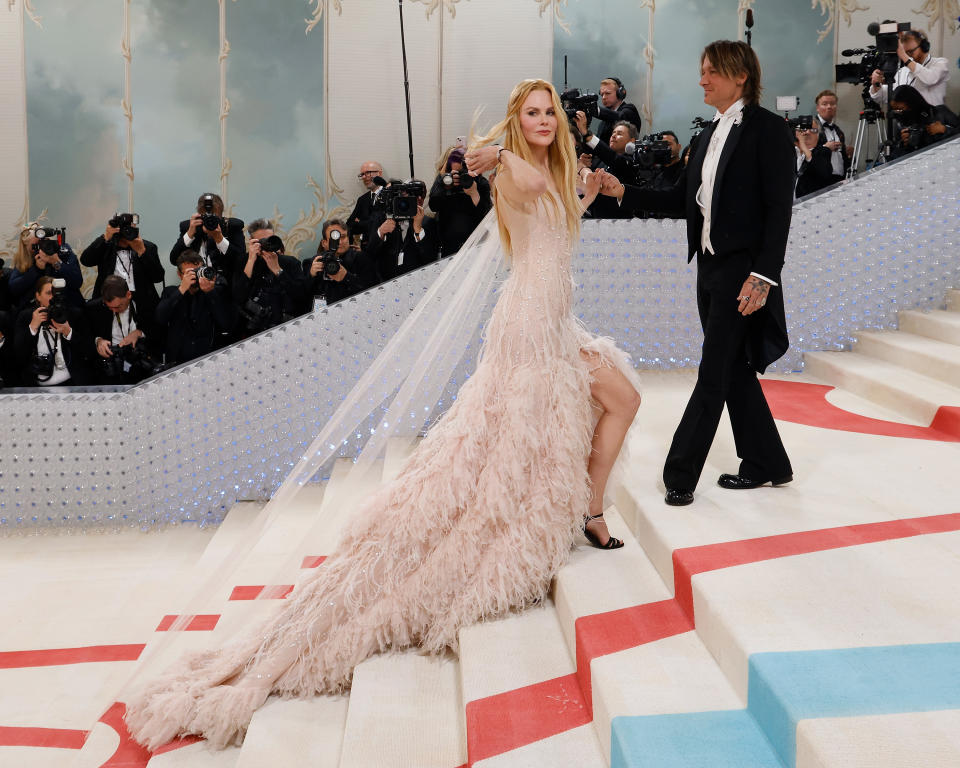Nicole Kidman yKeith Urban en el Met Gala 2023 Costume Institute Benefit celebrating 