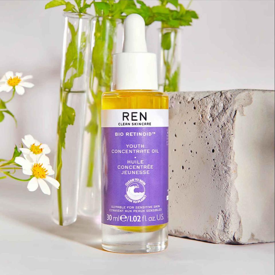 REN CLEAN SKINCARE超臨界植萃類A青春精露（圖片擷取自lookfantastic台灣官網）