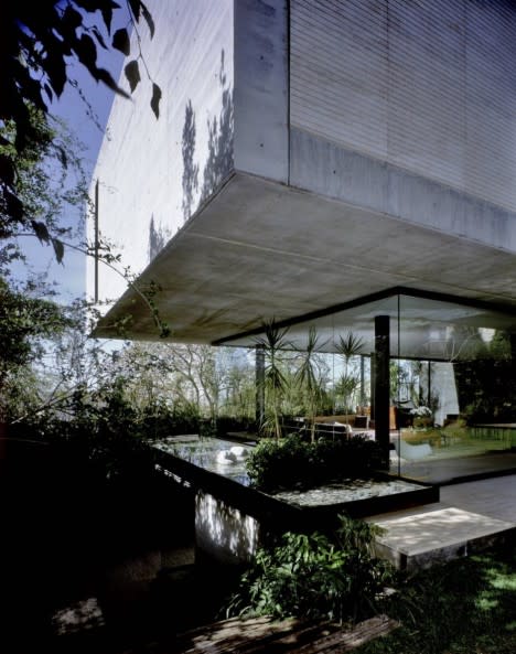 floating concrete house 2