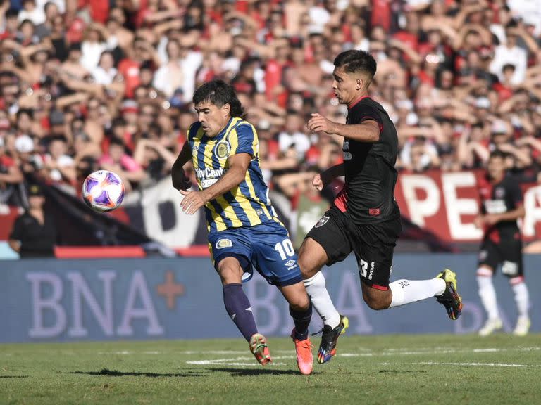 Una escena del último Newell's-Rosario Central: el sábado se cruzarán en el Gifante de Arroyito